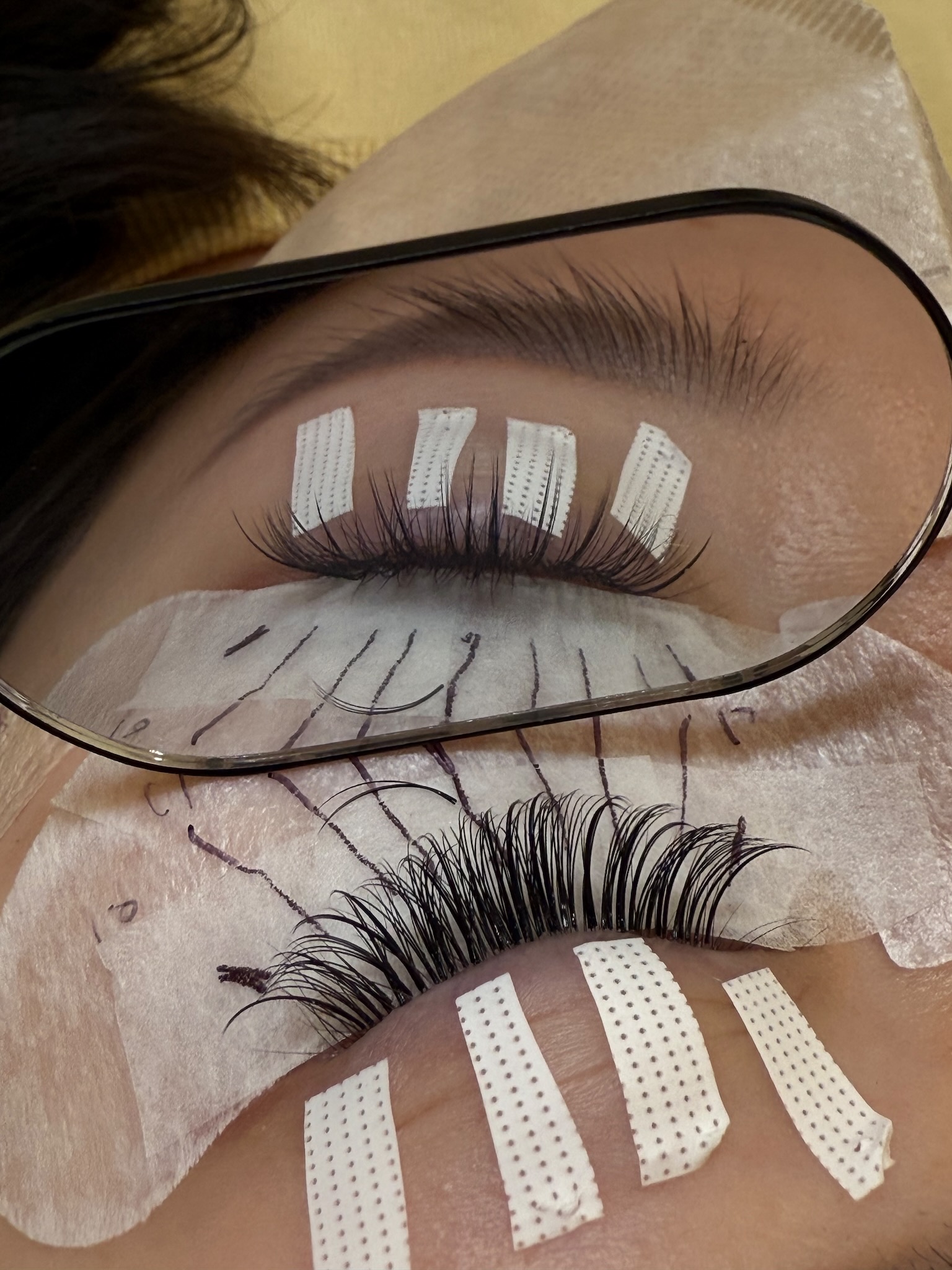 Defined Twinkle lash detail